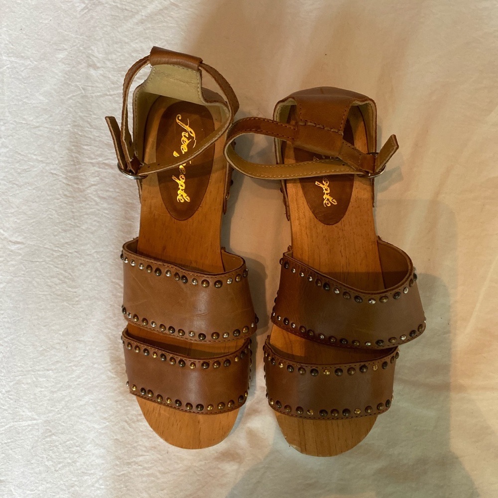 Free People Tan Sandals Size 8